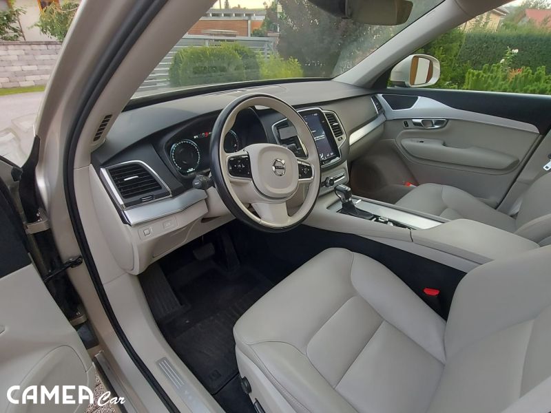 VOLVO XC90 D5 AWD MOMENTUM 173kW/DIESEL