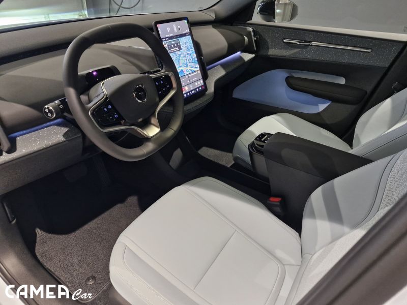 VOLVO EX30 AWD Twin motor ULTRA  315kW odpočet DPH