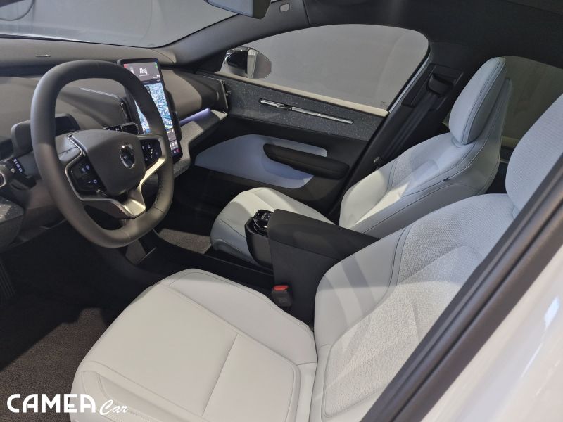 VOLVO EX30 AWD Twin motor ULTRA  315kW odpočet DPH