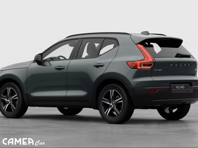 VOLVO XC40 B3 FWD 120kW PLUS/DARK AT7 MY*26