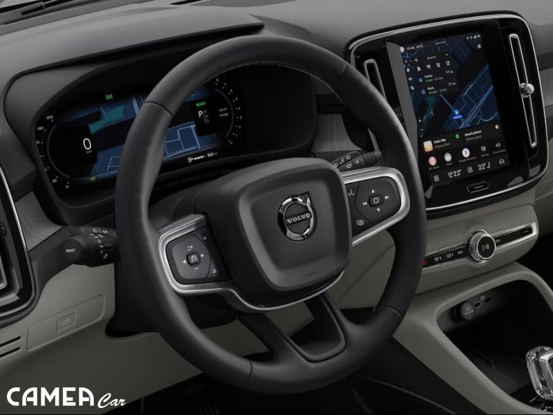 VOLVO XC40 B3 FWD 120kW PLUS/DARK AT7 MY*26