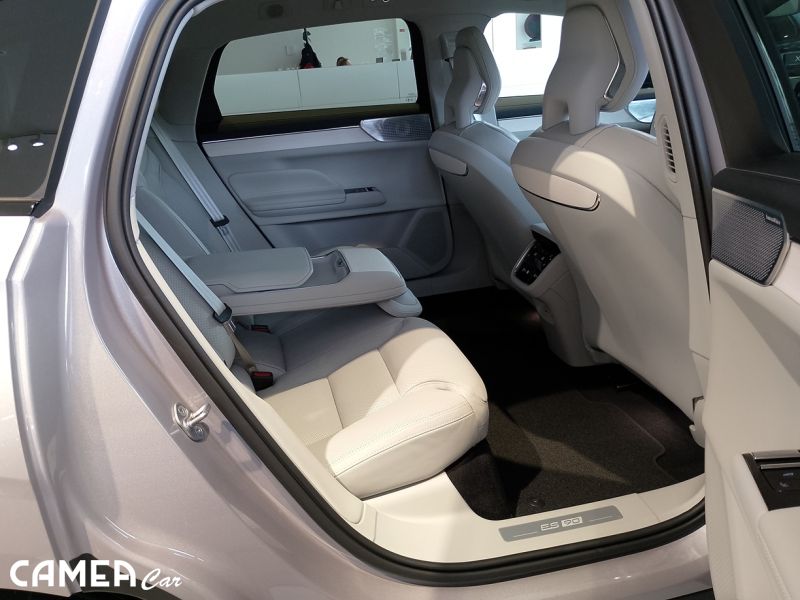 Nové VOLVO ES90 ULTRA, Single Motor Extended Range , kožený ventilovaný Nappa interiér
