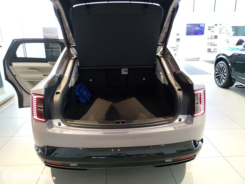 Nové VOLVO ES90 ULTRA, Single Motor Extended Range , kožený ventilovaný Nappa interiér