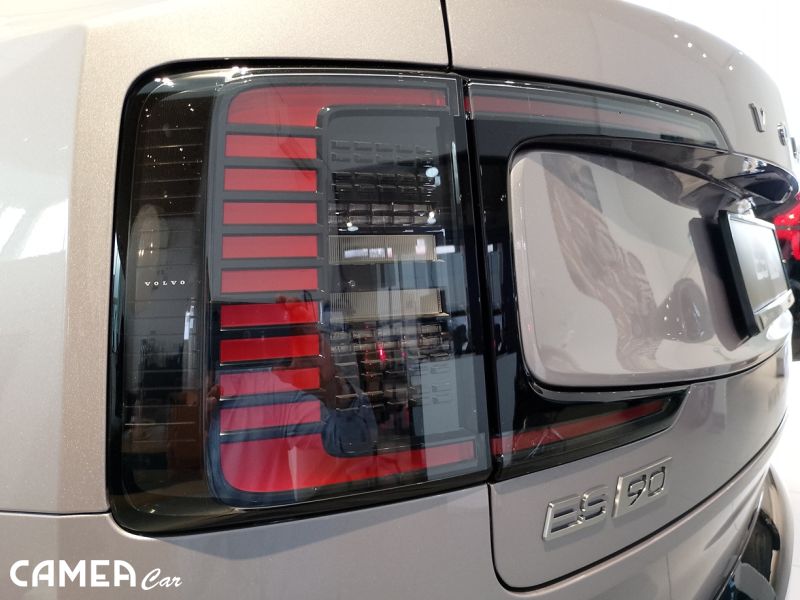 Nové VOLVO ES90 ULTRA, Single Motor Extended Range , kožený ventilovaný Nappa interiér