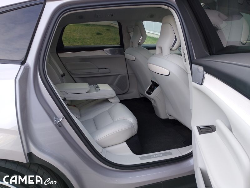 Nové VOLVO ES90 ULTRA, Single Motor Extended Range , kožený ventilovaný Nappa interiér