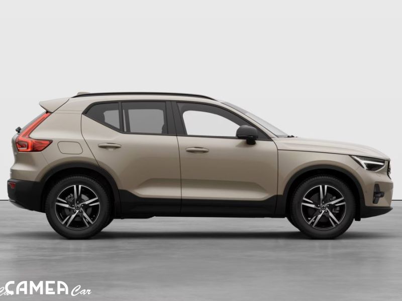 VOLVO XC40 B3 FWD 120kW PLUS/DARK AT7 MY*26