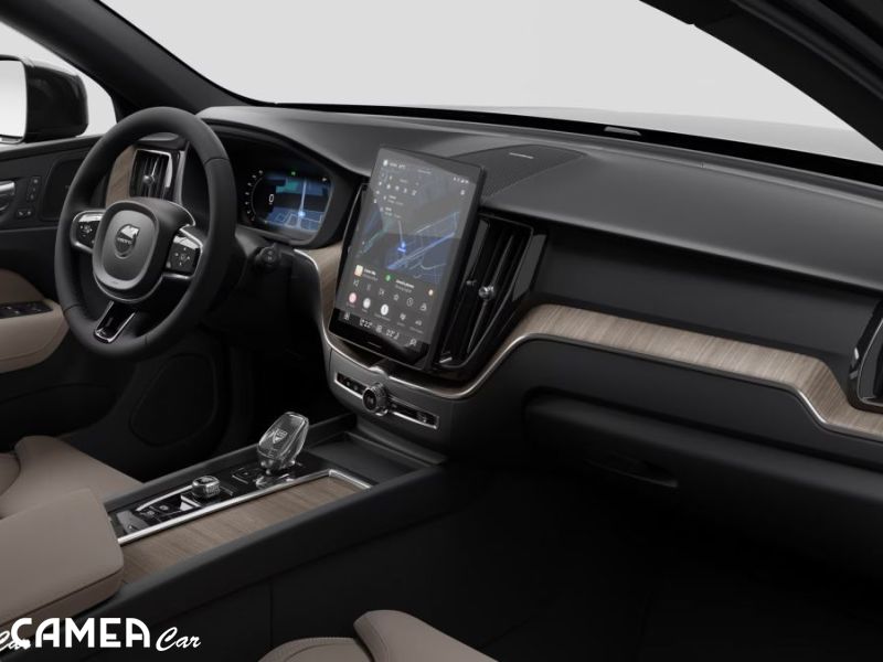 VOLVO XC60 B5 AWD MILD/HYBRID PLUS/DARK