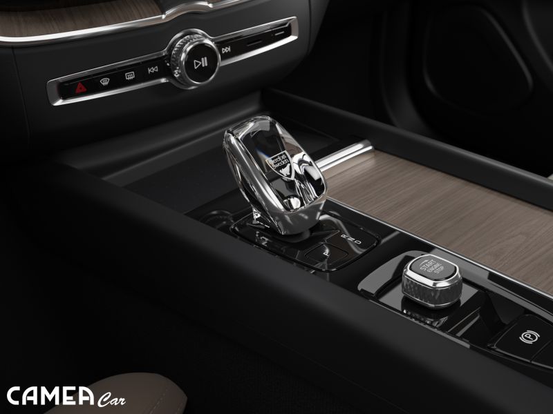 VOLVO XC60 B5 AWD MILD/HYBRID PLUS/DARK