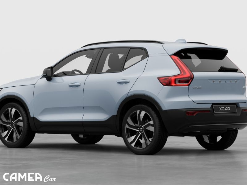VOLVO XC40 B3 FWD 120kW PLUS/DARK AT7