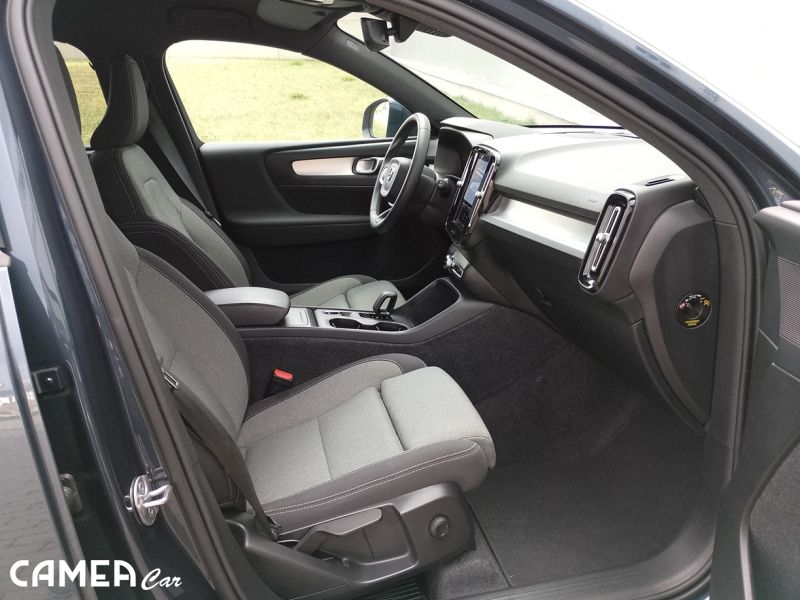 VOLVO SELEKT XC40 B3 FWD 120kW AT7 CORE Mild hybrid/benzín