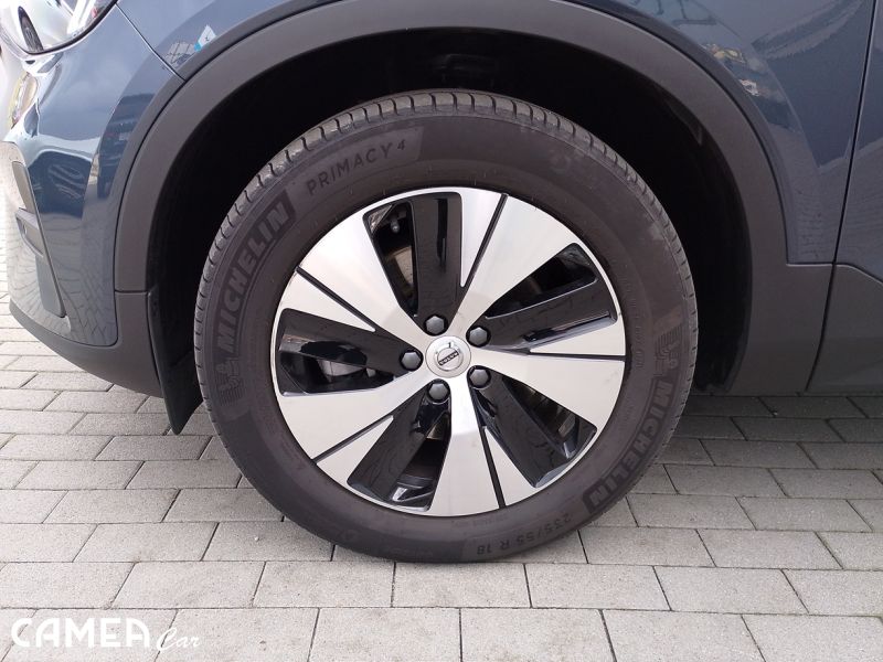 VOLVO SELEKT XC40 B3 FWD 120kW AT7 CORE Mild hybrid/benzín