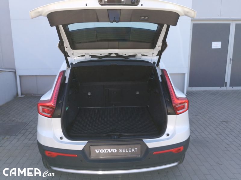 VOLVO SELEKT XC40 B3 FWD 120kW AT7 CORE Mild hybrid/benzín