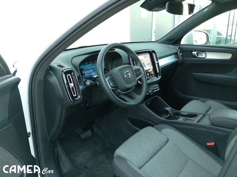 VOLVO SELEKT XC40 B3 FWD 120kW AT7 CORE Mild hybrid/benzín