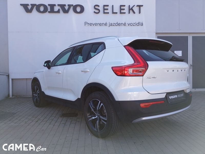 VOLVO SELEKT XC40 B3 FWD 120kW AT7 CORE Mild hybrid/benzín