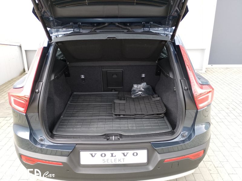 VOLVO SELEKT XC40 B3 FWD 120kW AT7 CORE Mild hybrid/benzín