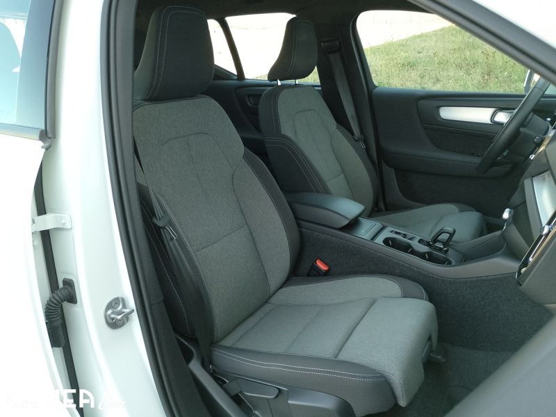 VOLVO SELEKT XC40 B3 FWD 120kW AT7 CORE Mild hybrid/benzín