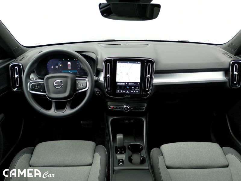 VOLVO SELEKT XC40 B3 FWD 120kW AT7 CORE Mild hybrid/benzín