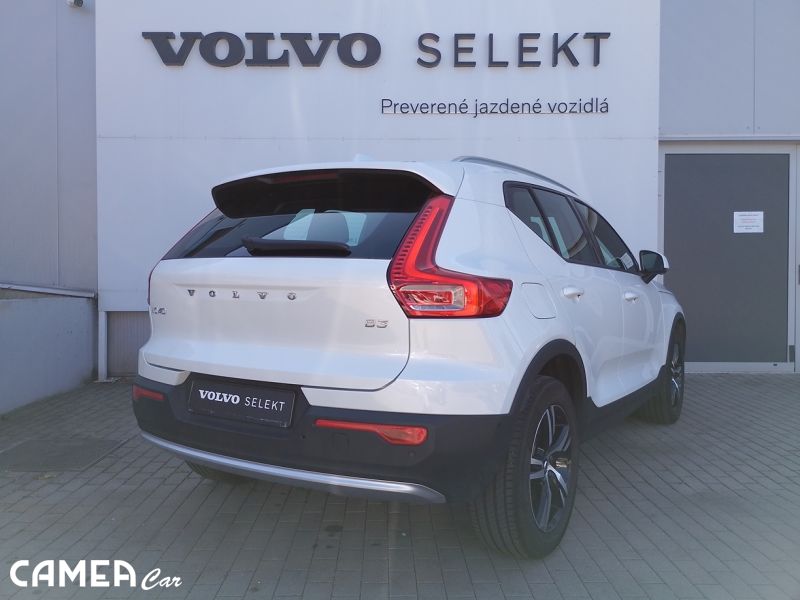VOLVO SELEKT XC40 B3 FWD 120kW AT7 CORE Mild hybrid/benzín