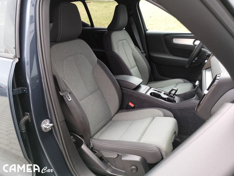 VOLVO SELEKT XC40 B3 FWD 120kW AT7 CORE Mild hybrid/benzín