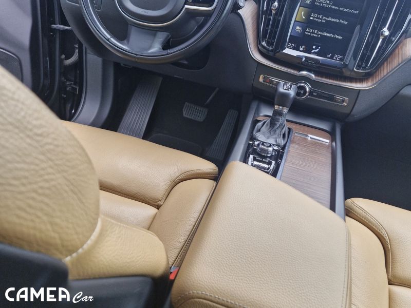 VOLVO XC60 D4 AWD INSCRIPTION AT8 POLESTAR