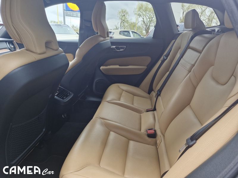 VOLVO XC60 D4 AWD INSCRIPTION AT8 POLESTAR