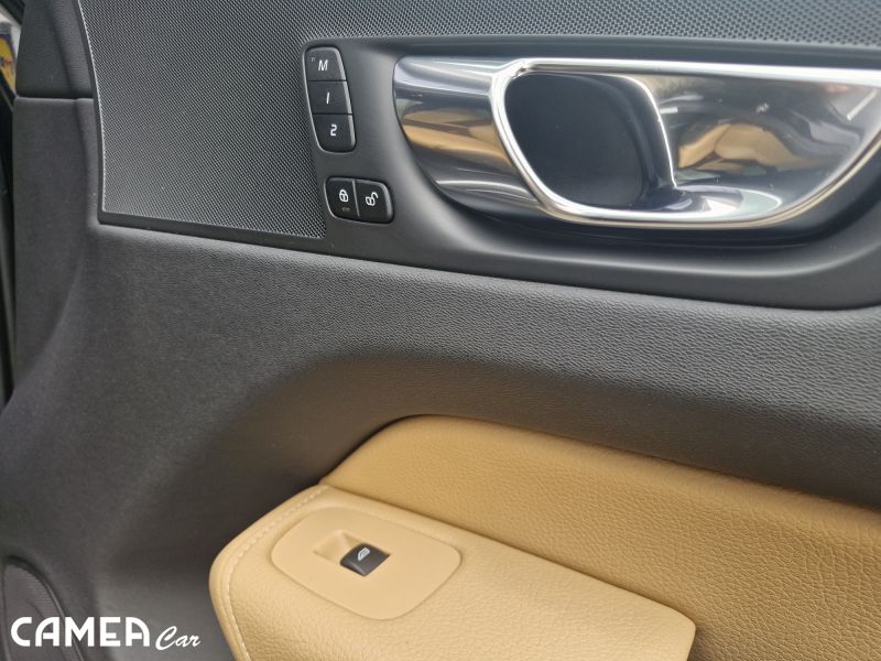 VOLVO XC60 D4 AWD INSCRIPTION AT8 POLESTAR