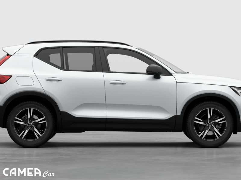VOLVO XC40 B3 FWD 120kW PLUS/DARK AT7