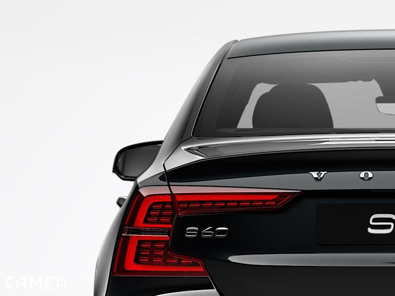 VOLVO S60 B4 R-Design 145kW 8AT Mild Hybrid/benzín