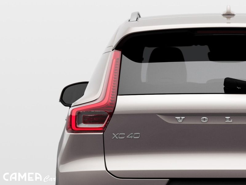 VOLVO XC40 B4 AWD PLUS/BRIGHT 145KW Mild Hybrid + ťažné