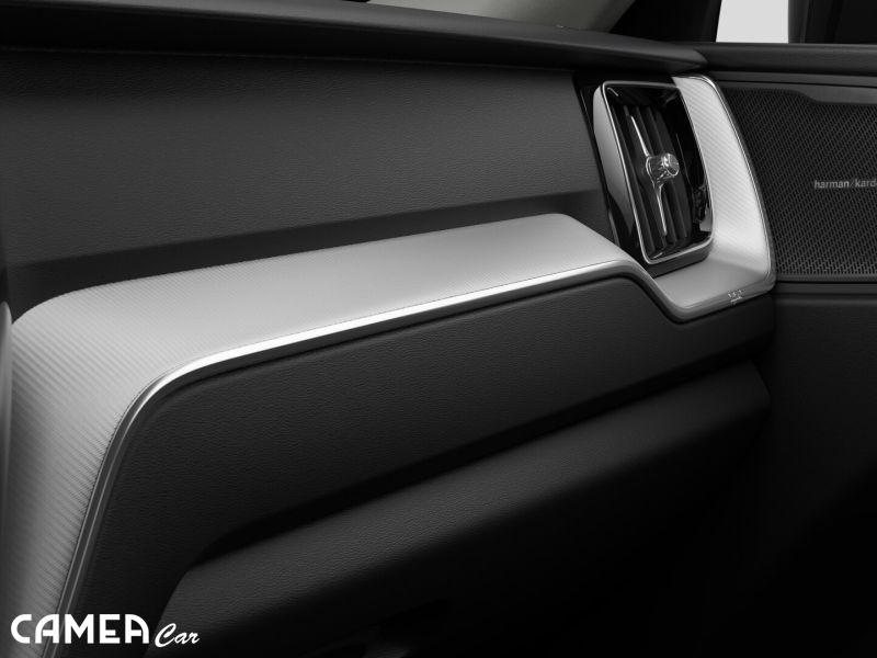 VOLVO XC60 B5 AWD MILD/HYBRID PLUS/DARK