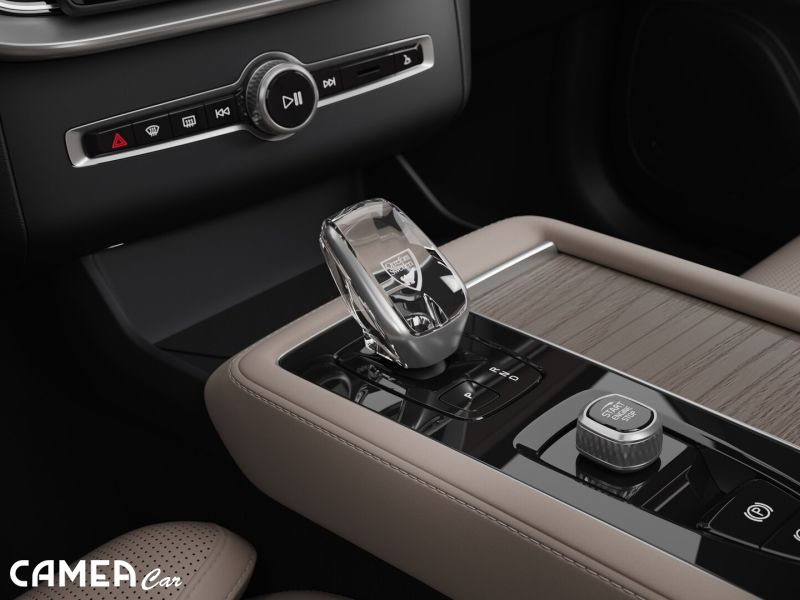 VOLVO XC90 B5 AWD ULTRA/BRIGHT Mild-hybrid benzín 184kW POLESTAR