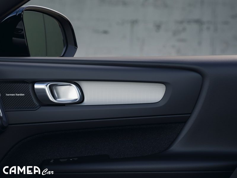 VOLVO XC40 B3 BLACK EDITION / PLUS Mild Hybrid