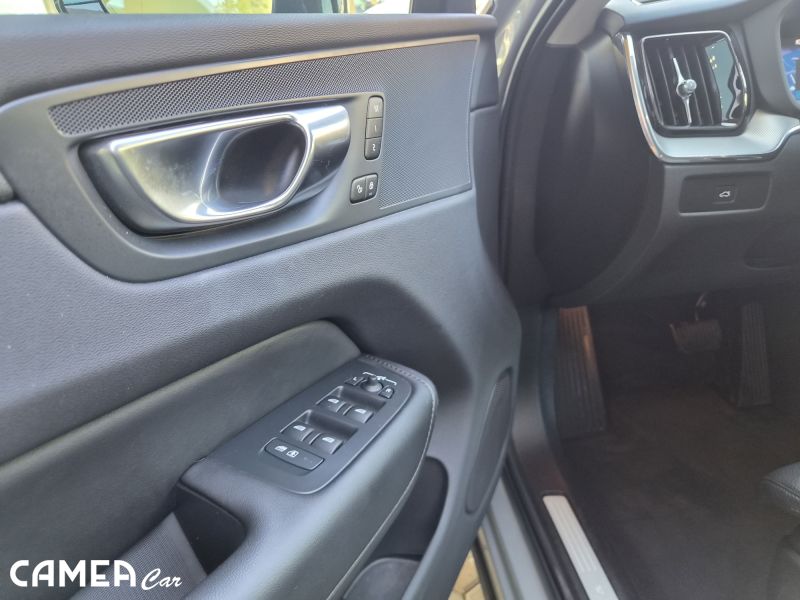 VOLVO XC60 B5 AWD PLUS/DARK Mild Hybrid v záruke