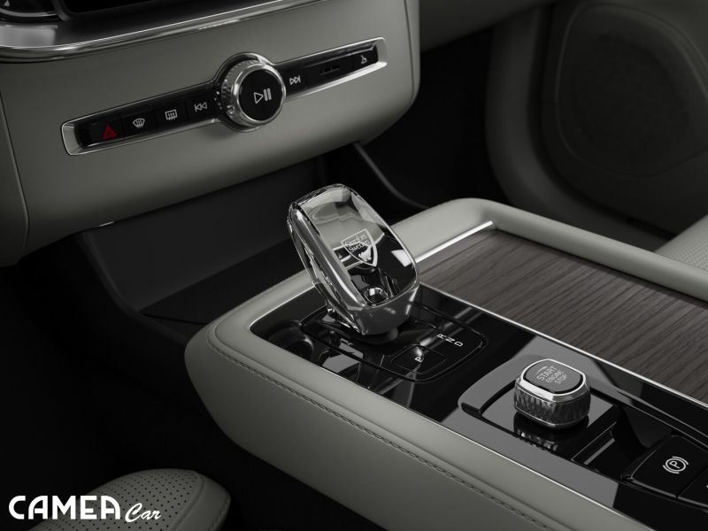 VOLVO XC90 B5 AWD PLUS/BRIGHT PANORAMA ŤAŽNÉ