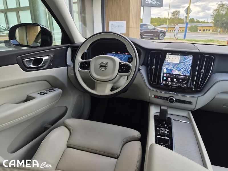 VOLVO XC60 B5 AWD Mild Hybrid PLUS/DARK v záruke