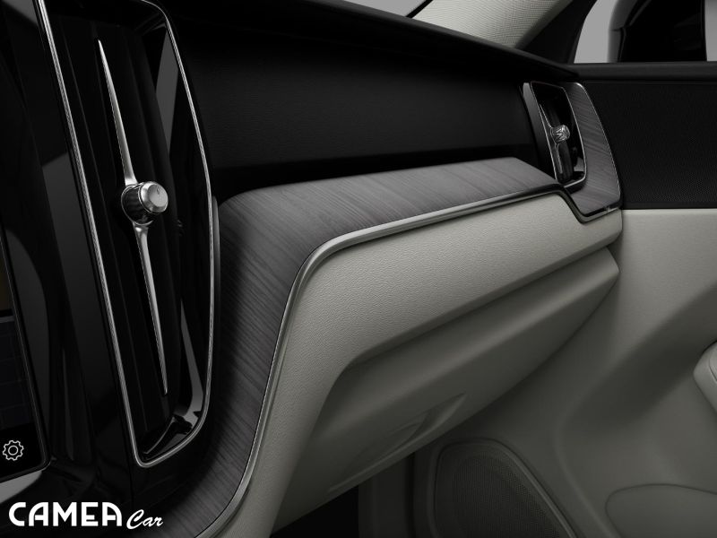 VOLVO XC60 B5 AWD Mild Hybrid PLUS/DARK v záruke