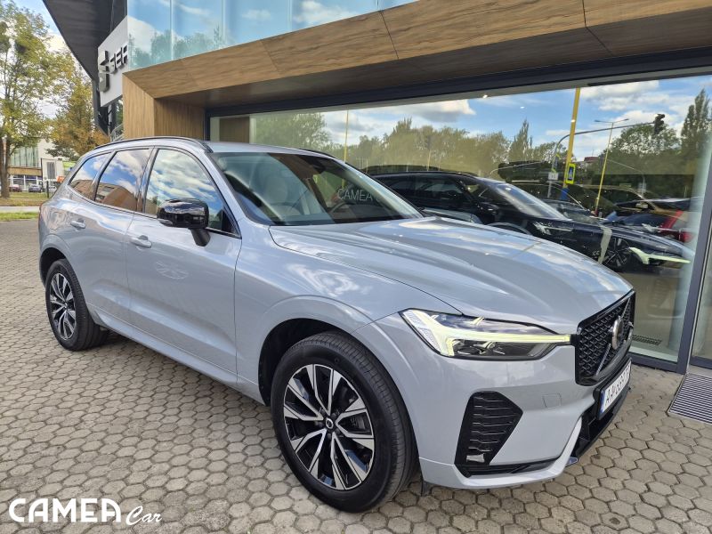 VOLVO XC60 B5 AWD Mild Hybrid PLUS/DARK v záruke