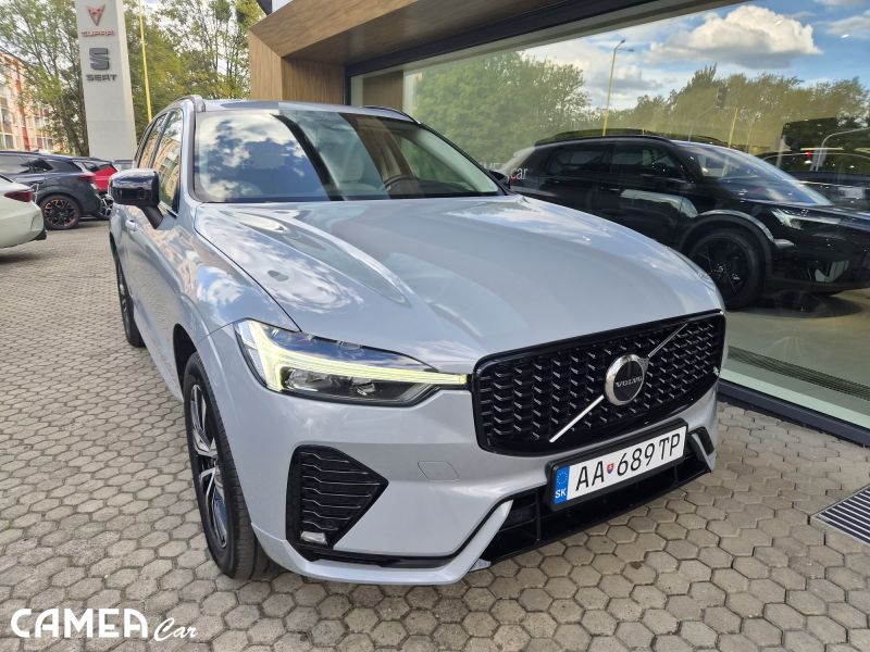 VOLVO XC60 B5 AWD Mild Hybrid PLUS/DARK v záruke