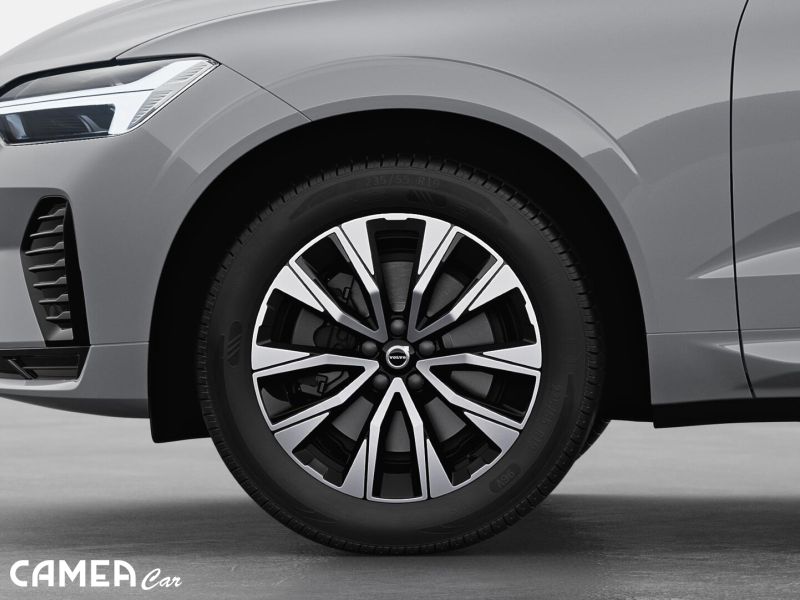 VOLVO XC60 B5 AWD Mild Hybrid PLUS/DARK v záruke