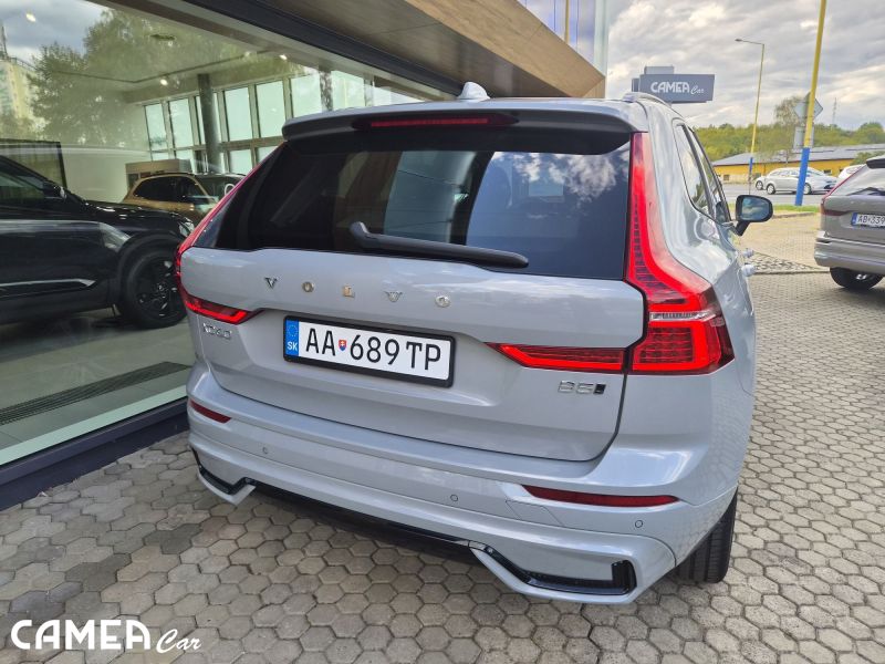 VOLVO XC60 B5 AWD Mild Hybrid PLUS/DARK v záruke