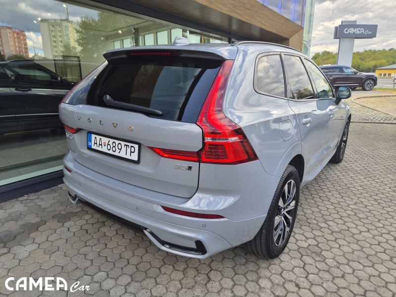 VOLVO XC60 B5 AWD Mild Hybrid PLUS/DARK v záruke