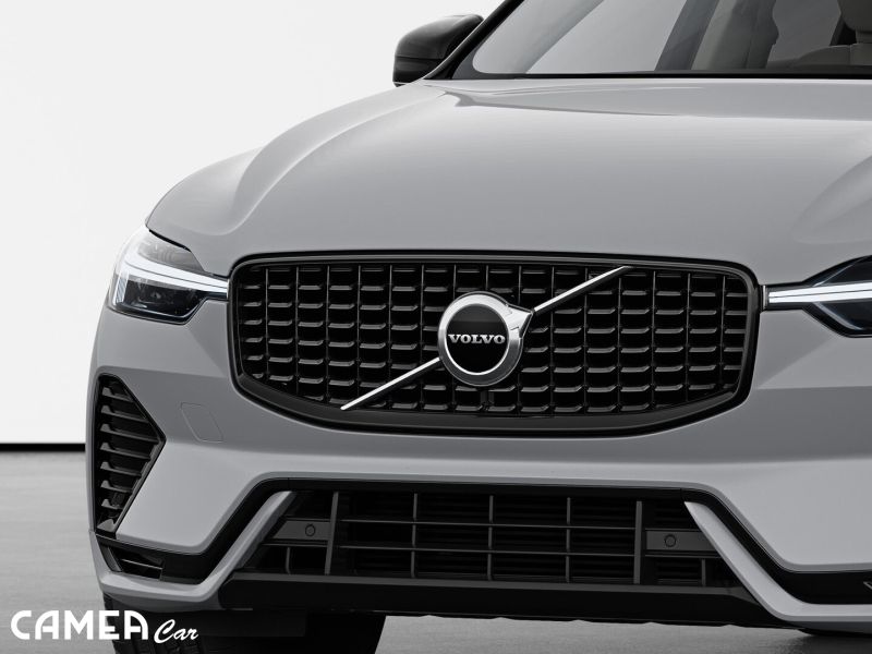 VOLVO XC60 B5 AWD Mild Hybrid PLUS/DARK v záruke