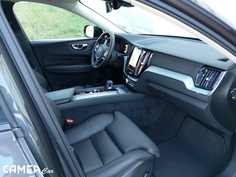 VOLVO SELEKT XC60 B5 AWD MILD-HYBRID/benzín PLUS/DARK
