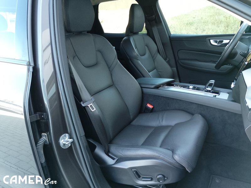 VOLVO SELEKT XC60 B5 AWD MILD-HYBRID/benzín PLUS/DARK