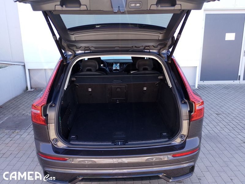 VOLVO SELEKT XC60 B5 AWD MILD-HYBRID/benzín PLUS/DARK