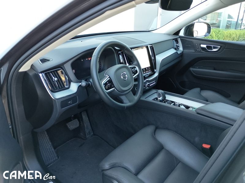 VOLVO SELEKT XC60 B5 AWD MILD-HYBRID/benzín PLUS/DARK