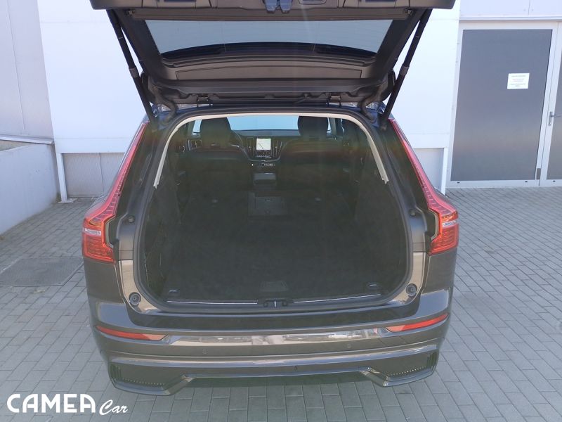 VOLVO SELEKT XC60 B5 AWD MILD-HYBRID/benzín PLUS/DARK