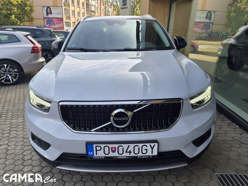 VOLVO XC40 T4 AWD 140kW MOMENTUM PRO